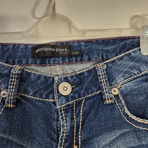 Twenty-one  Embellish black by rue21 7/8r blue jeans Size 7 - Picture 2 of 4
